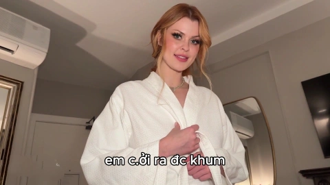 Em cởi ra được khum, rồi đến anh Baby